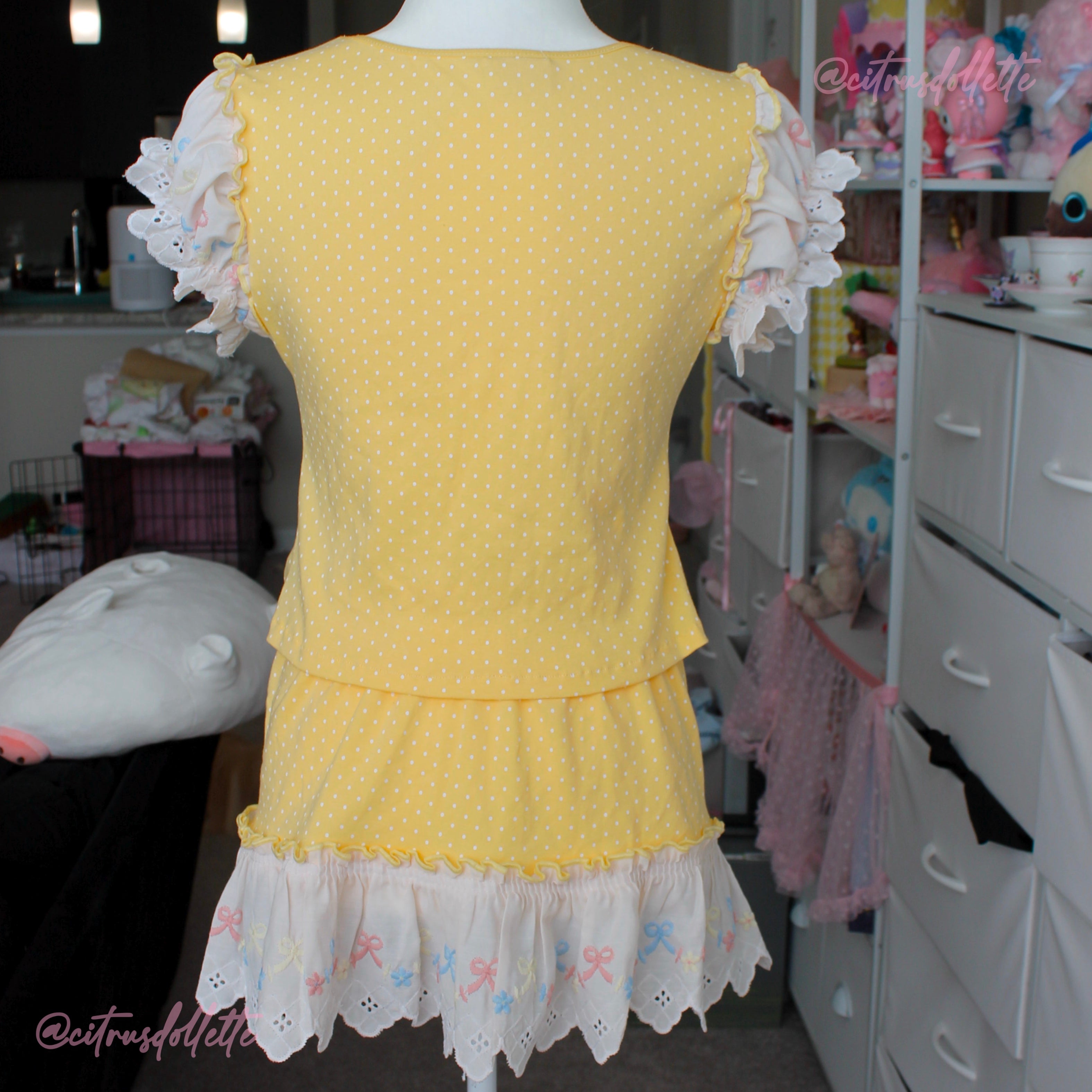 Yellow polka dot set